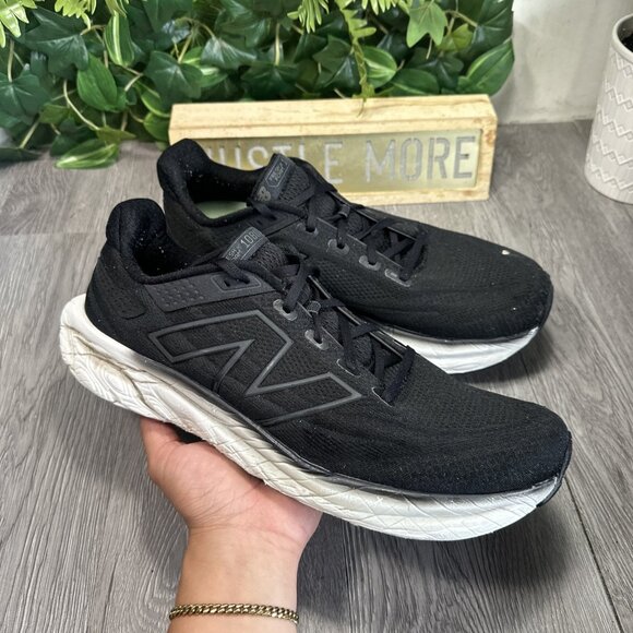 New Balance 1080 V13 Men’s Size 12.5 D Med Running Shoes M1080B13 black/white main image 4
